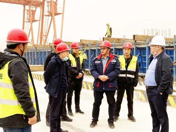 甘肅建投新能源公司董事長(zhǎng)馬有勝一行 檢查指導(dǎo)臨夏市環(huán)城北路建設(shè)工程項(xiàng)目